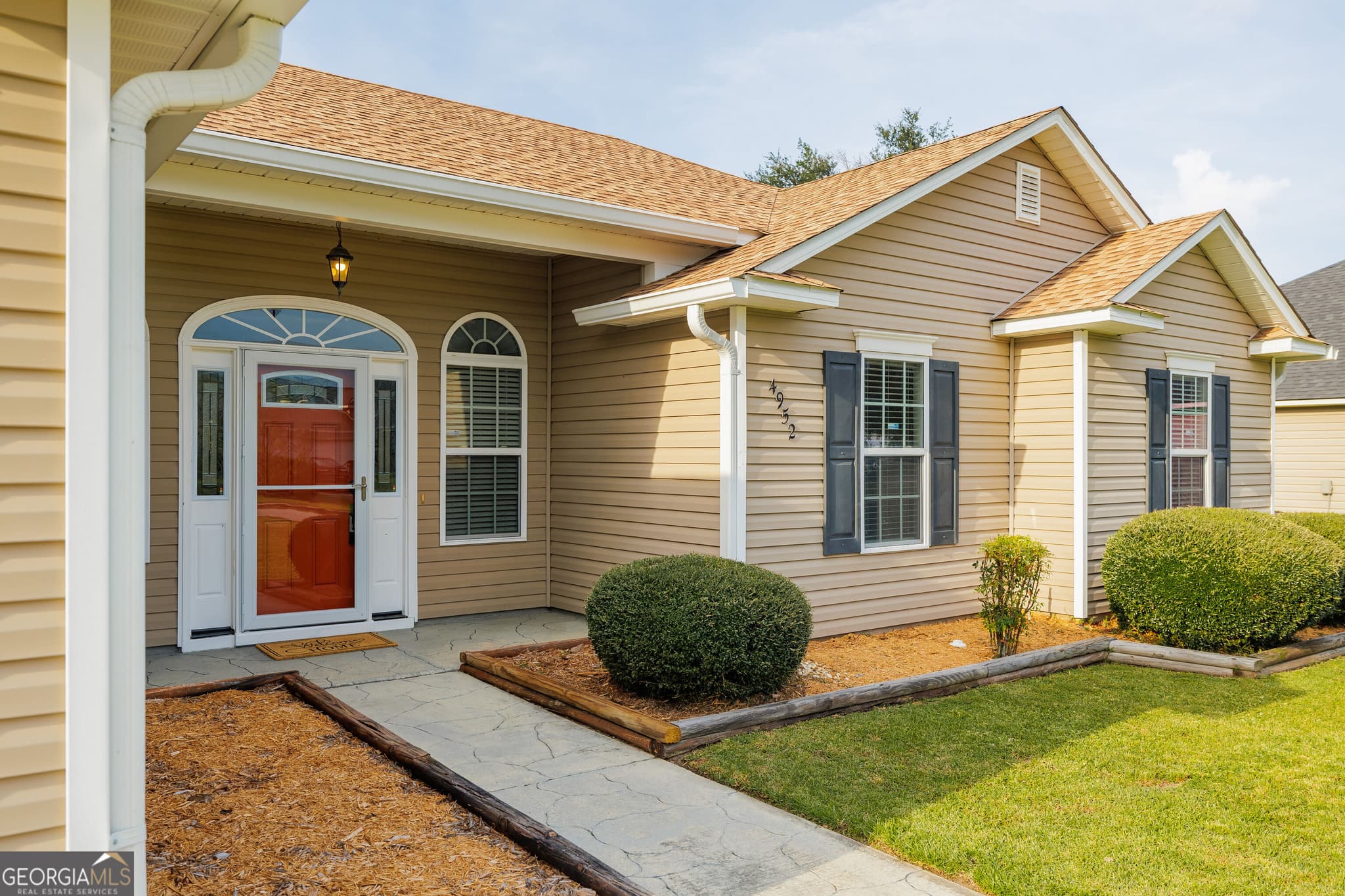 3 bedroom, 2 bathroom, 1,379 sq ft single family residence for sale at 4952 Patton Drive, Valdosta, GA 31605 — photo 2