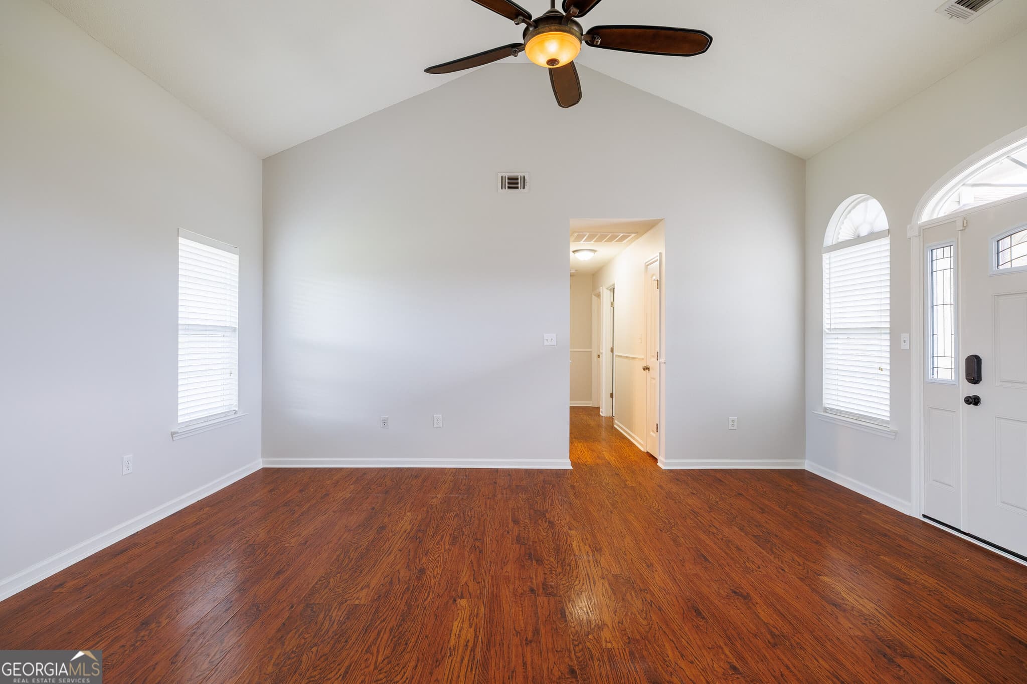 3 bedroom, 2 bathroom, 1,379 sq ft single family residence for sale at 4952 Patton Drive, Valdosta, GA 31605 — photo 3