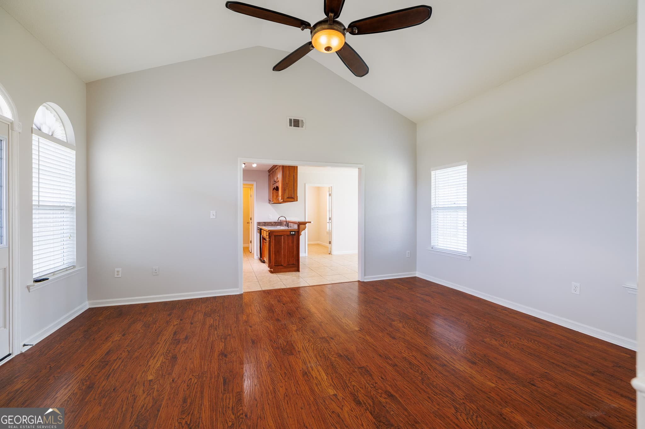 3 bedroom, 2 bathroom, 1,379 sq ft single family residence for sale at 4952 Patton Drive, Valdosta, GA 31605 — photo 4
