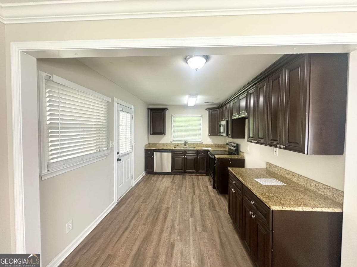 3 bedroom, 1 bathroom, 1,148 sq ft single family residence for sale at 2469 Baywood Drive, Atlanta, GA 30315 — photo 3