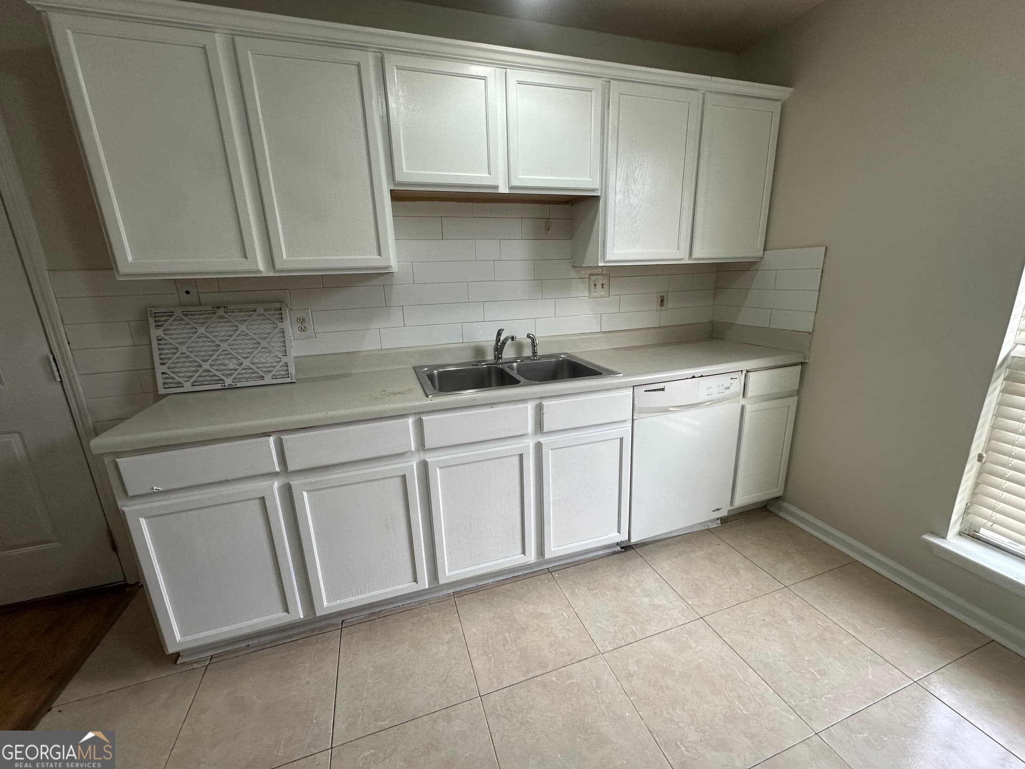 3 bedroom, 2 bathroom, 1,315 sq ft single family residence for rent at 465 Eagles Crossing Circle, Riverdale, GA 30274 for $1,400 a month — photo 6