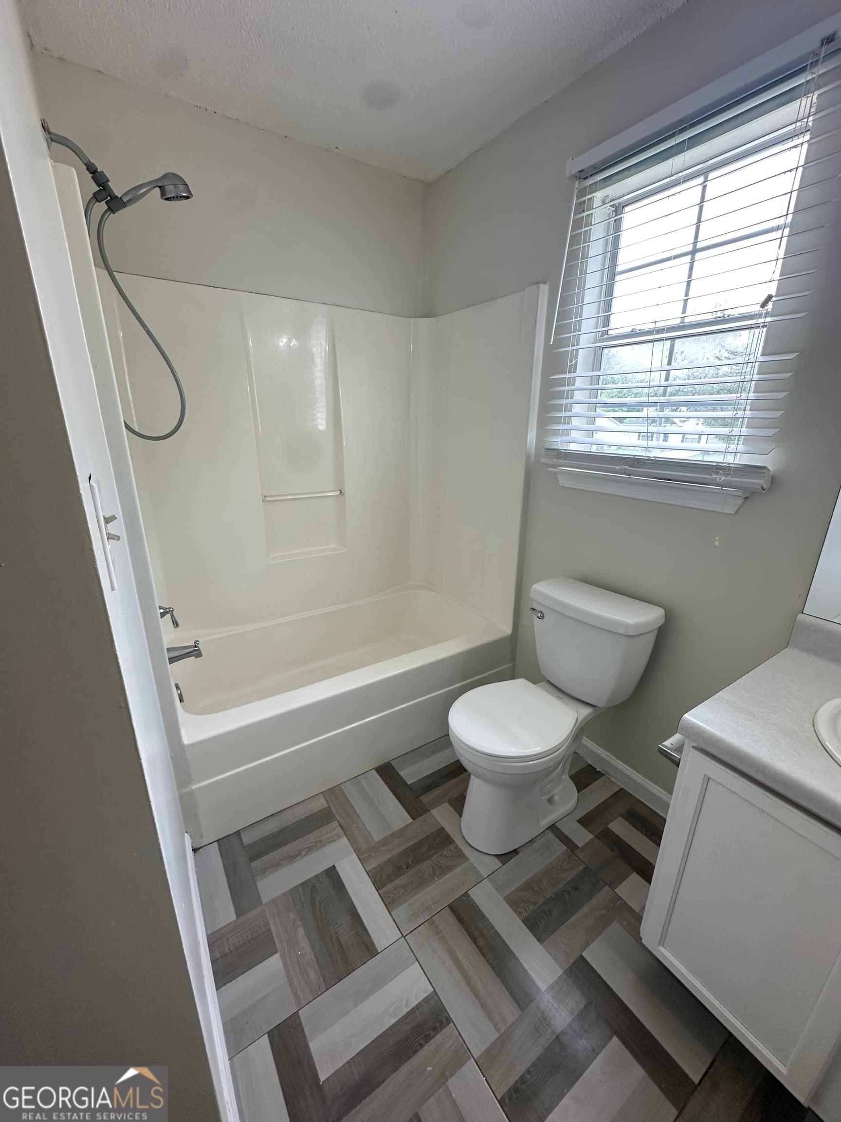 3 bedroom, 2 bathroom, 1,315 sq ft single family residence for rent at 465 Eagles Crossing Circle, Riverdale, GA 30274 for $1,400 a month — photo 10