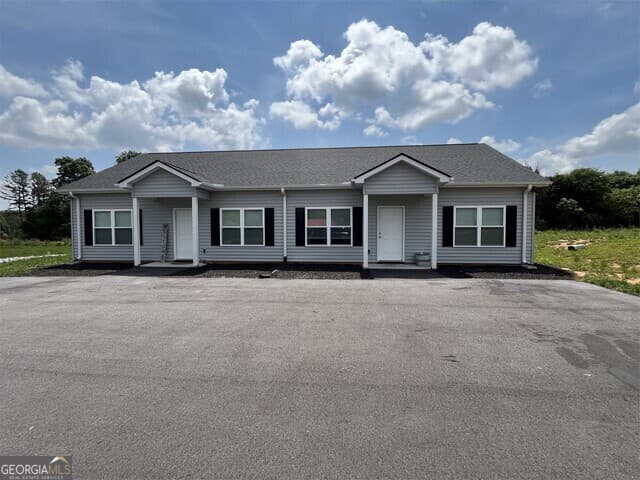 2 bedroom, 2 bathroom, 1,020 sq ft duplex for rent at 2451 Bowerville Highway, Bowersville, GA 30516 for $1,350 a month — photo 1 of 1