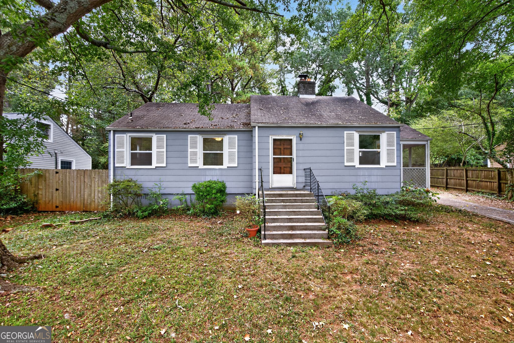 3 bedroom, 2 bathroom, 1,398 sq ft single family residence for sale at 1250 Carter Road, Decatur, GA 30030 — photo 1 of 42
