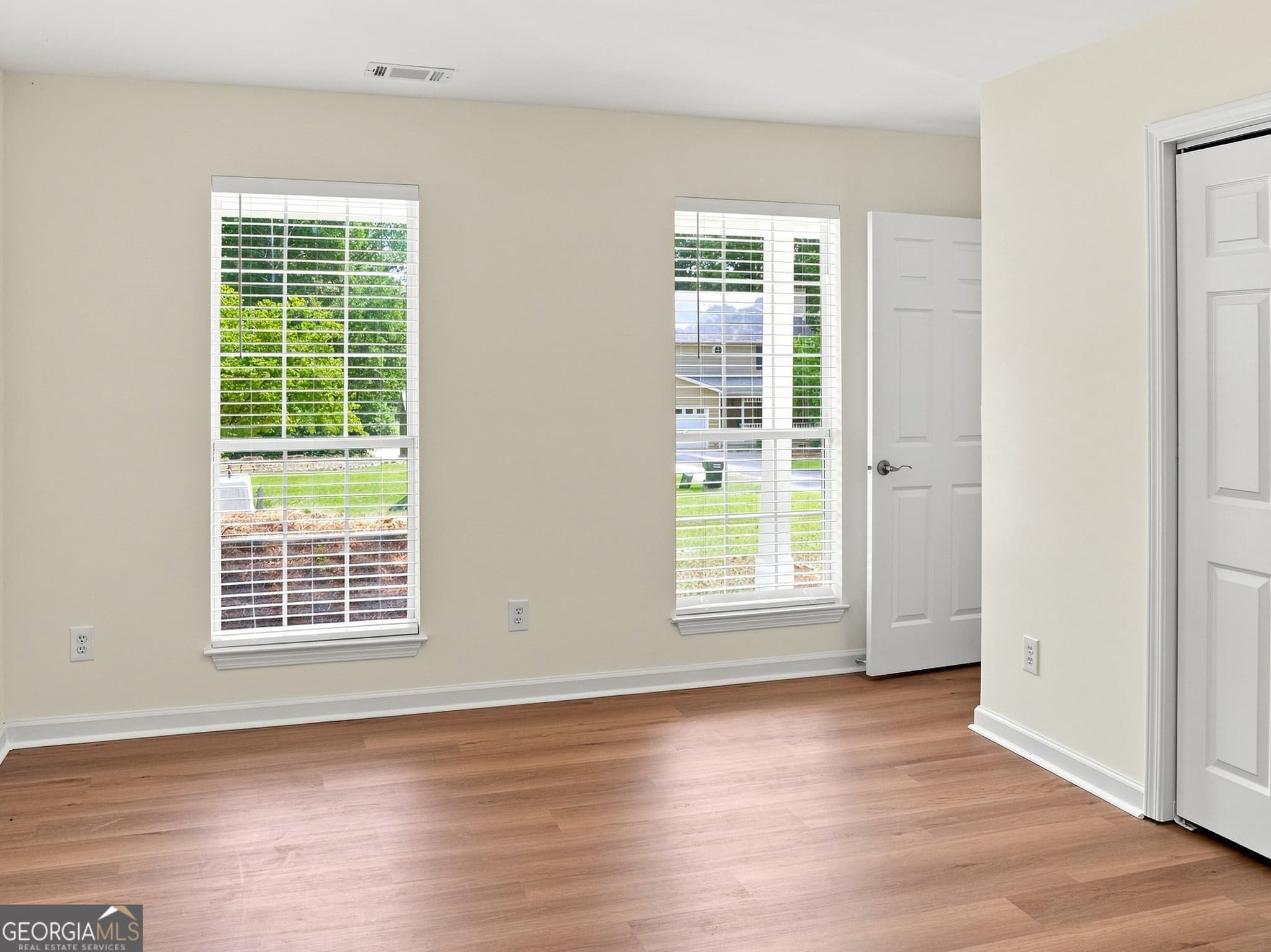 3 bedroom, 3 bathroom, 2,095 sq ft single family residence for sale at 3080 Ashly Cove Lane, Snellville, GA 30078 — photo 8