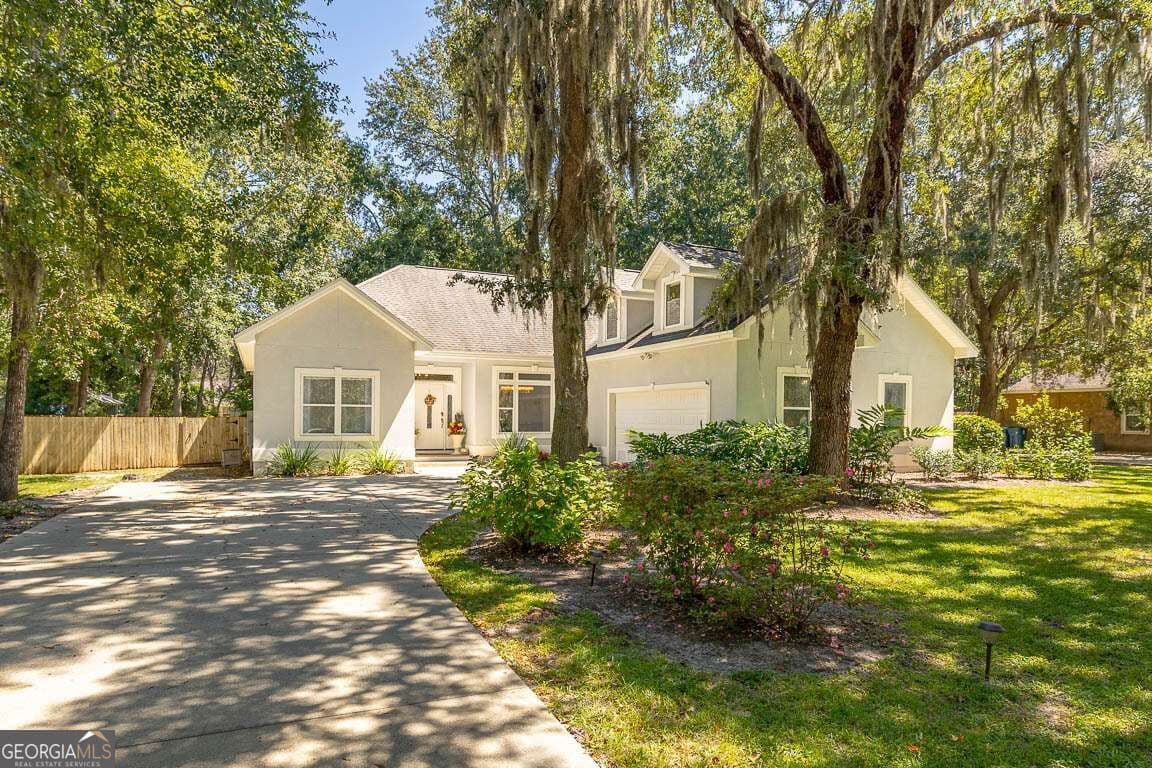 4 bedroom, 2.5 bathroom, 3,203 sq ft single family residence for sale at 330 Cinder Hill Drive, Brunswick, GA 31523 — photo 3