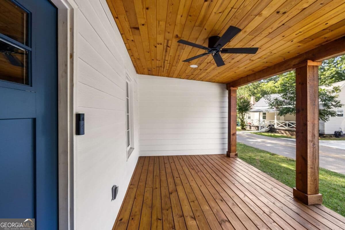 3 bedroom, 2 bathroom, 1,242 sq ft single family residence for sale at 501 Harris Street, Monroe, GA 30655 — photo 3