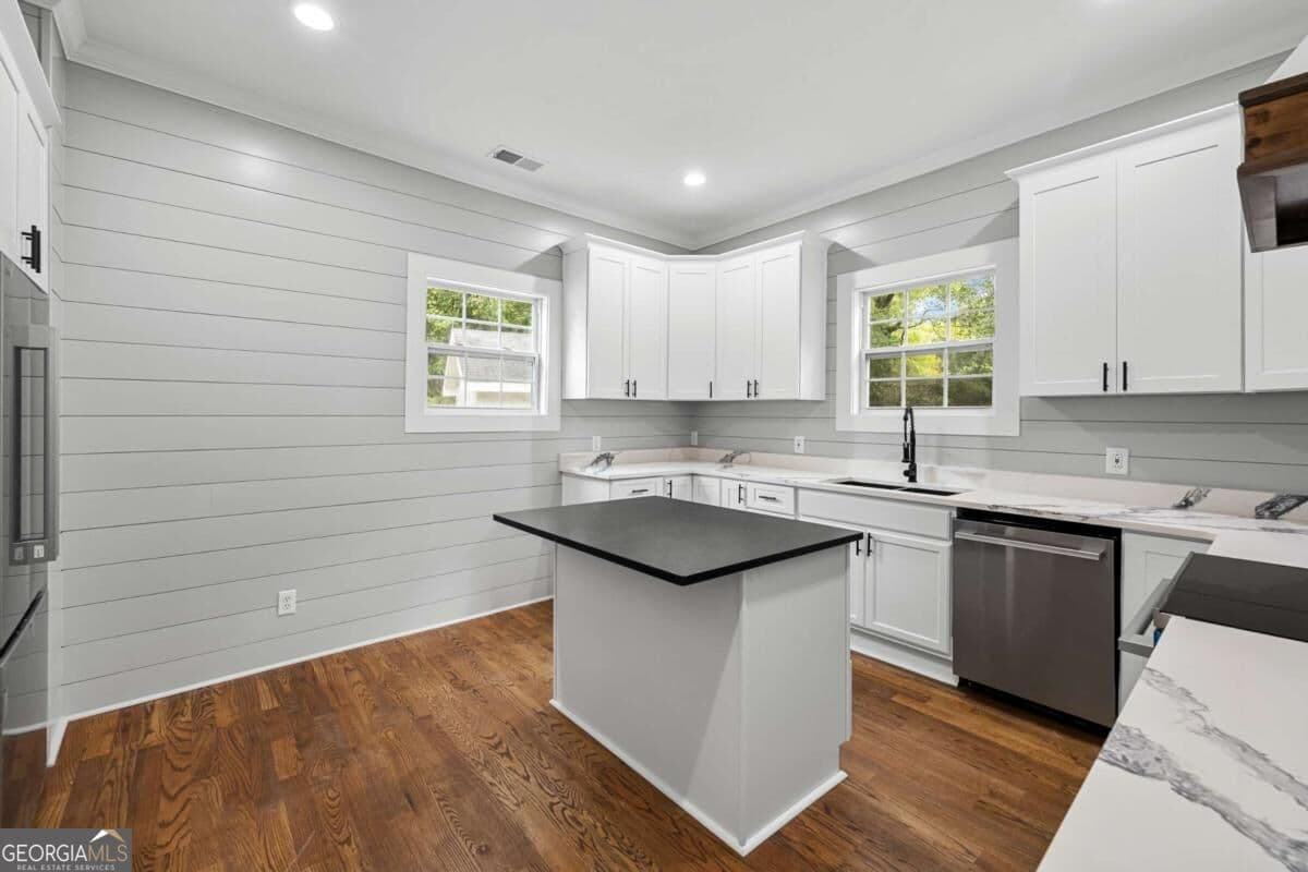 3 bedroom, 2 bathroom, 1,242 sq ft single family residence for sale at 501 Harris Street, Monroe, GA 30655 — photo 9