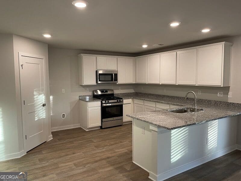 4 bedroom, 3.5 bathroom, 2,753 sq ft single family residence for sale at 416 Sweetwood Court, Lagrange, GA 30241 — photo 4