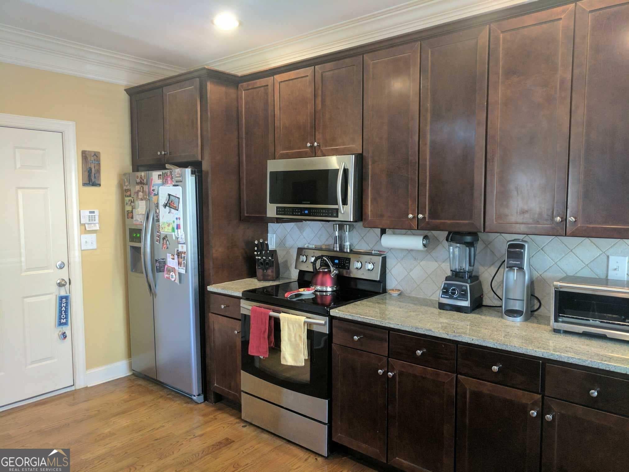 3 bedroom, 2.5 bathroom, 1,742 sq ft townhouse for rent at 658 Irwin Street # 15, Atlanta, GA 30312 for $4,400 a month — photo 8
