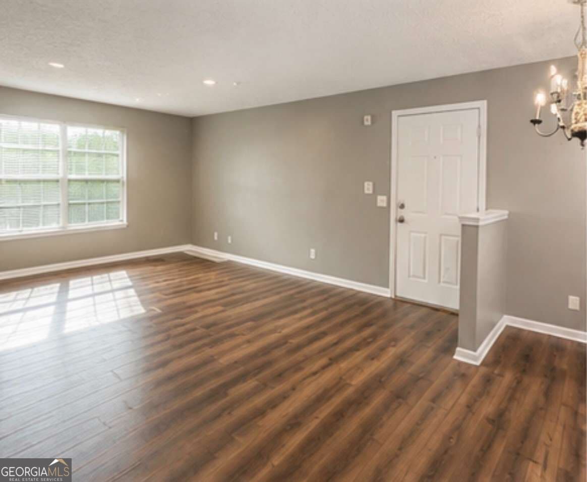 3 bedroom, 2 bathroom, 1,202 sq ft condominium for sale at 7202 Par Four Way, Lithonia, GA 30038 — photo 3