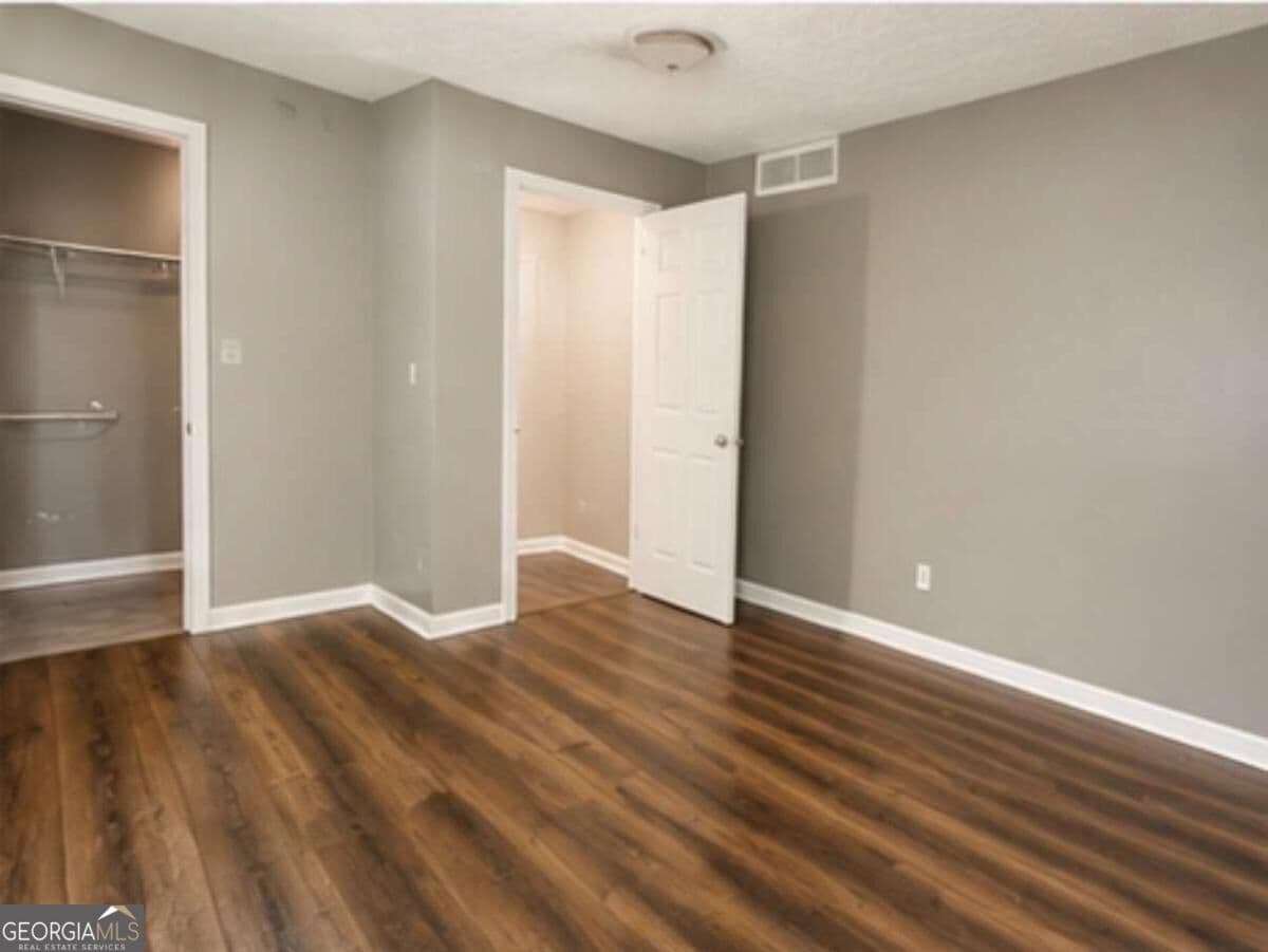 3 bedroom, 2 bathroom, 1,202 sq ft condominium for sale at 7202 Par Four Way, Lithonia, GA 30038 — photo 5