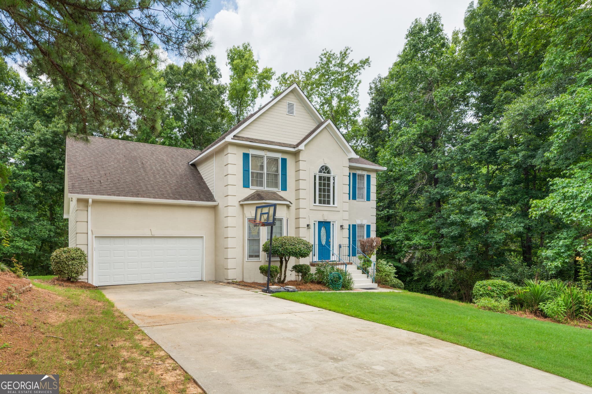 4 bedroom, 2.5 bathroom, 2,550 sq ft single family residence for sale at 108 Hillbrooke Court, Macon, GA 31210 — photo 2