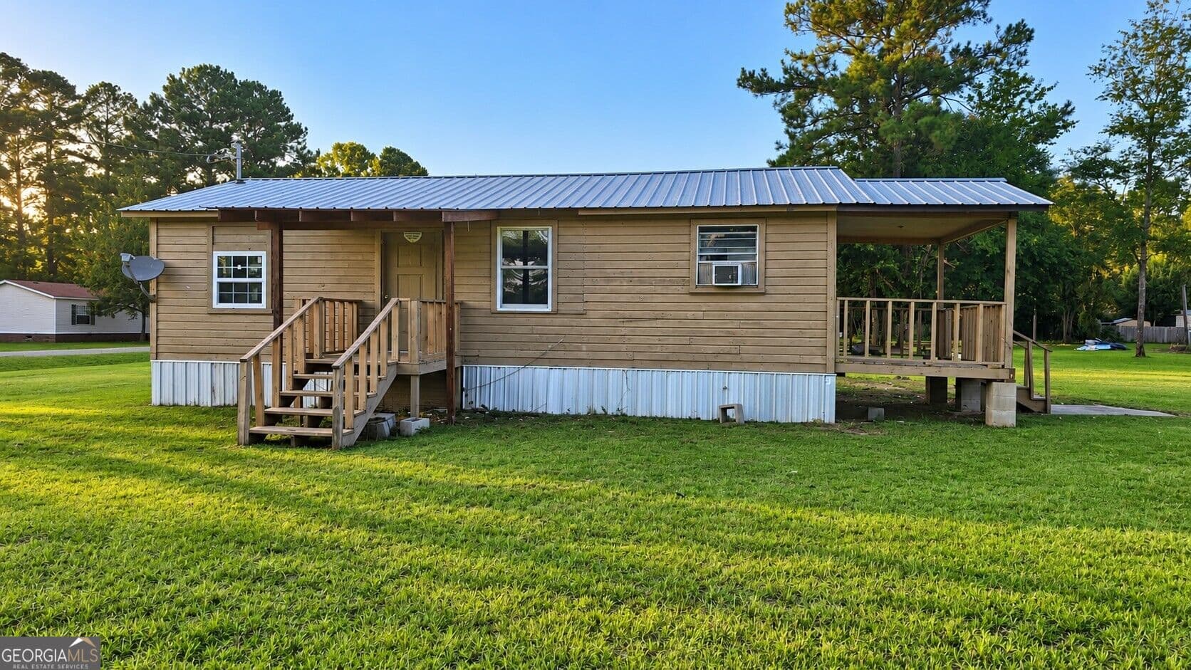 2 bedroom, 1 bathroom, 720 sq ft single family residence for sale at 168 Gorham Street, Pembroke, GA 31321 — photo 2