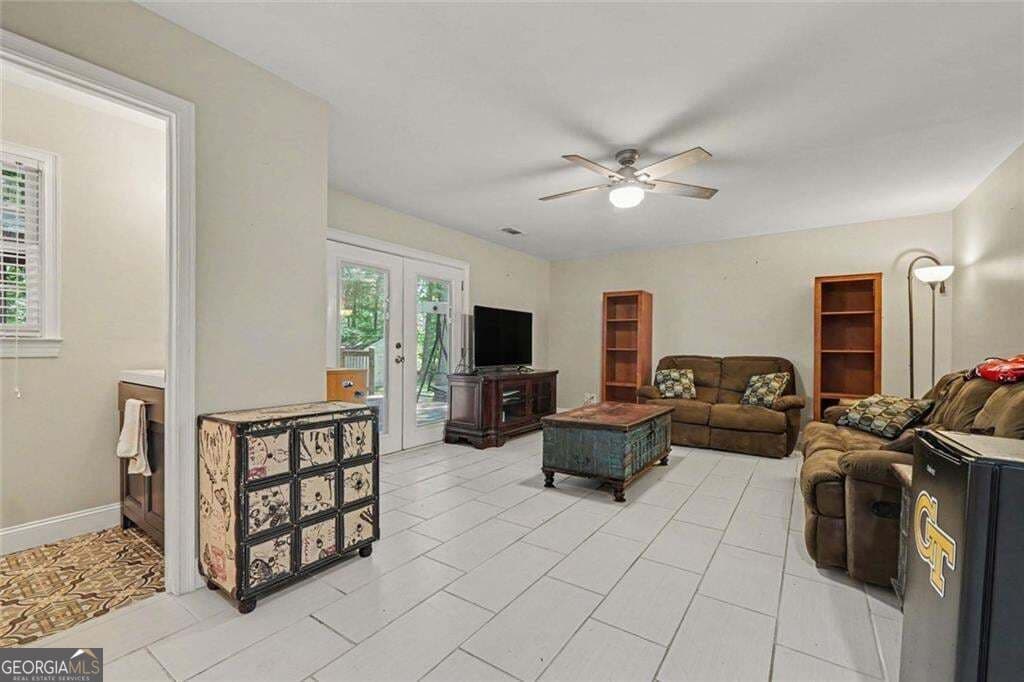 3 bedroom, 2.5 bathroom, 1,900 sq ft single family residence for sale at 996 Miles Court, Powder Springs, GA 30127 — photo 4