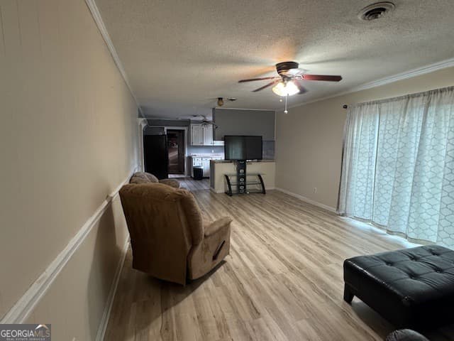 3 bedroom, 2.5 bathroom, 2,003 sq ft single family residence for sale at 306 Hillcrest Avenue, Warner Robins, GA 31088 — photo 3
