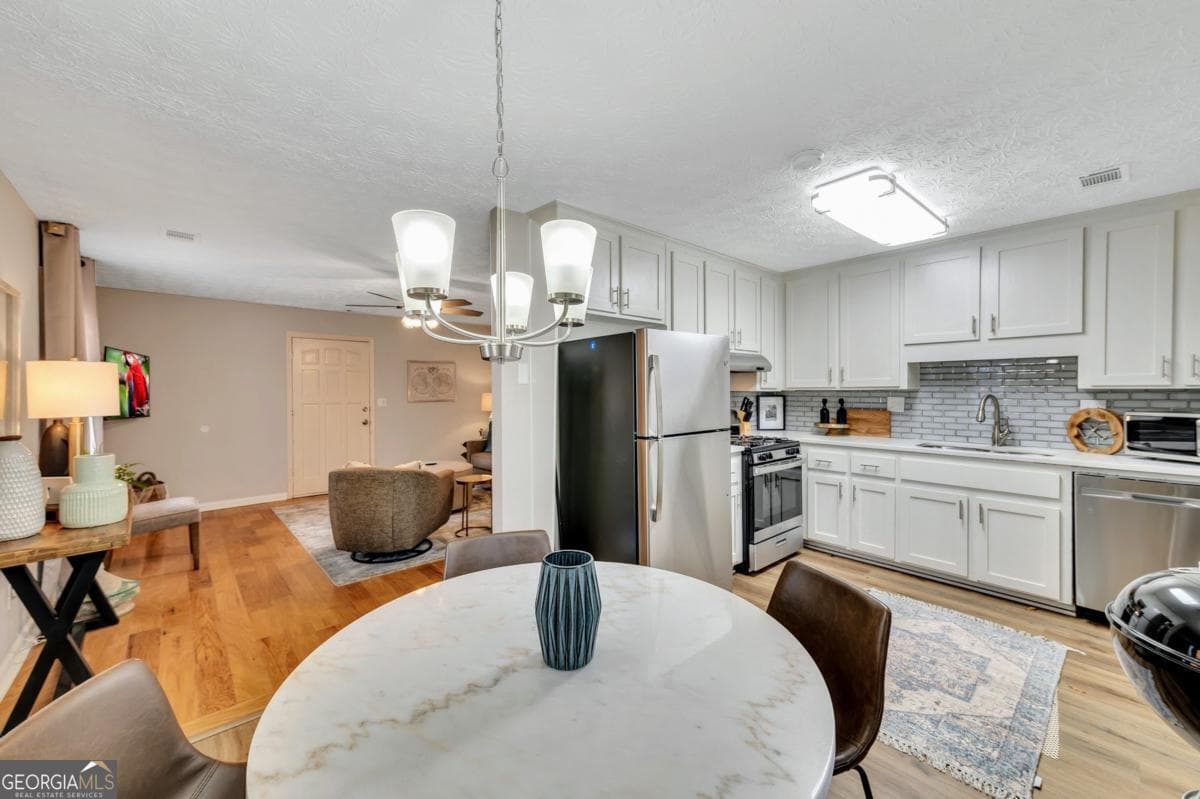 2 bedroom, 2 bathroom, 1,200 sq ft duplex for rent at 160 Booth Road APT B, Marietta, GA 30008 for $3,600 a month — photo 7