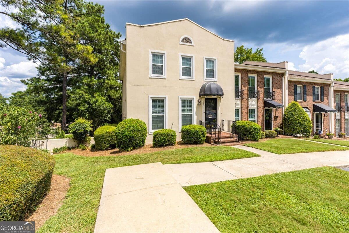 3 bedroom, 3.5 bathroom, 2,970 sq ft condominium for sale at 538 High Point North Road, Macon, GA 31210 — photo 2