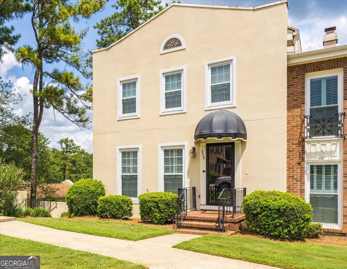 3 bedroom, 3.5 bathroom, 2,970 sq ft condominium for sale at 538 High Point North Road, Macon, GA 31210 — photo 1 of 38