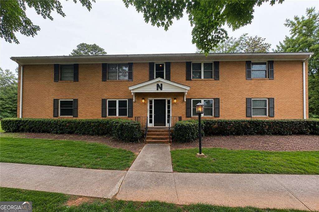 2 bedroom, 2 bathroom, 990 sq ft condominium sold at 3510 Roswell Road N5, Atlanta, GA 30305