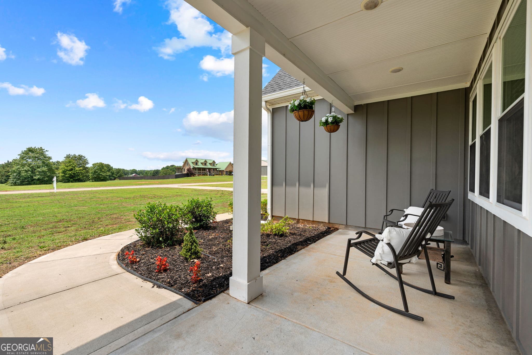 6 bedroom, 4.5 bathroom, 3,845 sq ft single family residence for sale at 404 Whipple Avenue, Williamson, GA 30292 — photo 9