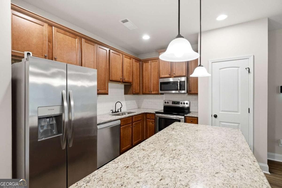 4 bedroom, 3 bathroom, 1,632 sq ft single family residence for sale at 213 Camellia Court LOT 51, Jackson, GA 30233 — photo 5