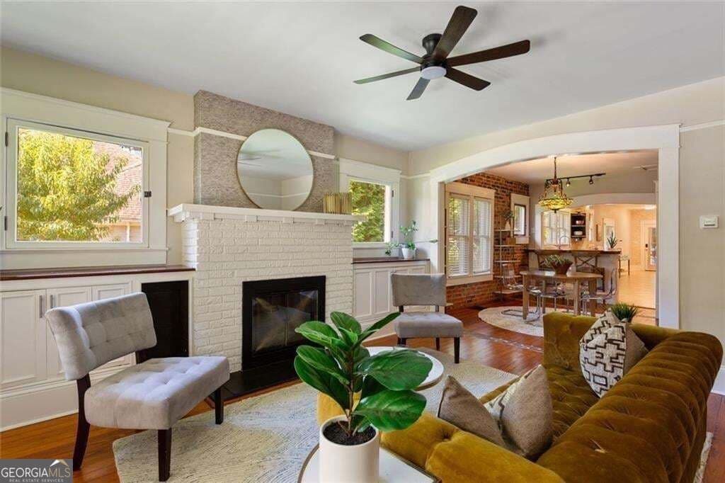 4 bedroom, 3 bathroom, 2,406 sq ft single family residence for sale at 3080 Lee Street, Smyrna, GA 30080 — photo 2