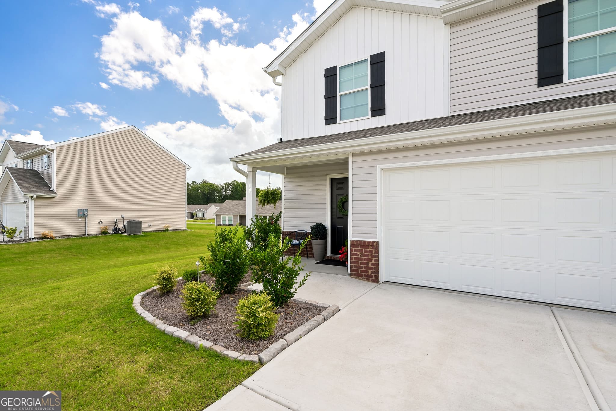 3 bedroom, 2.5 bathroom, 1,566 sq ft single family residence for sale at 11 Barron Court, Chatsworth, GA 30705 — photo 2