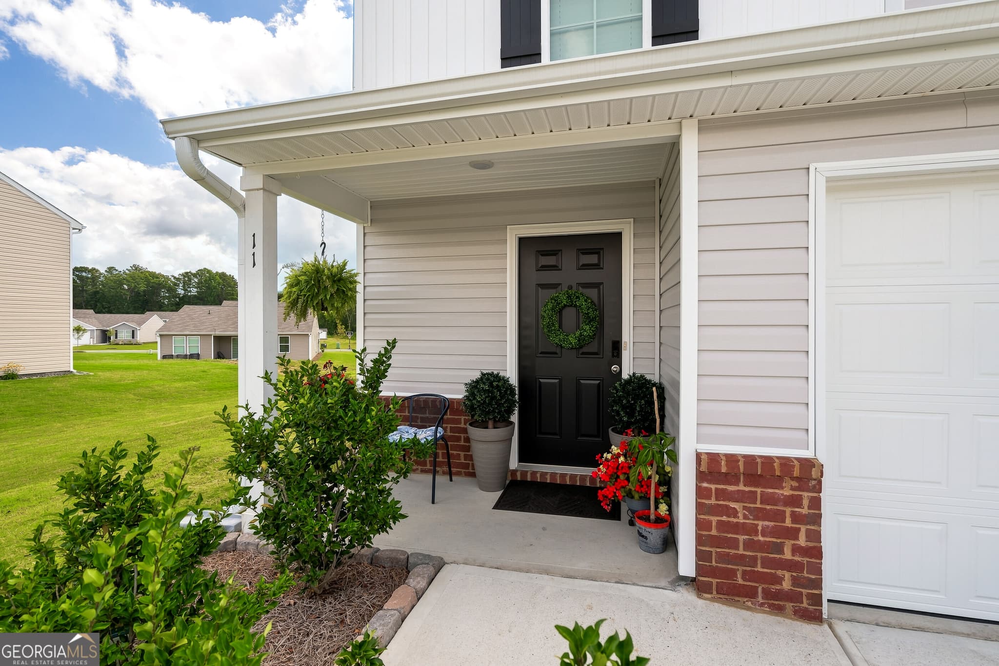 3 bedroom, 2.5 bathroom, 1,566 sq ft single family residence for sale at 11 Barron Court, Chatsworth, GA 30705 — photo 3