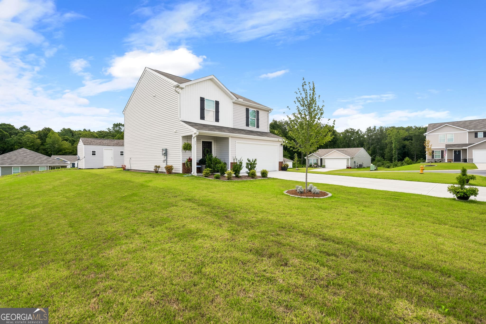 3 bedroom, 2.5 bathroom, 1,566 sq ft single family residence for sale at 11 Barron Court, Chatsworth, GA 30705 — photo 4