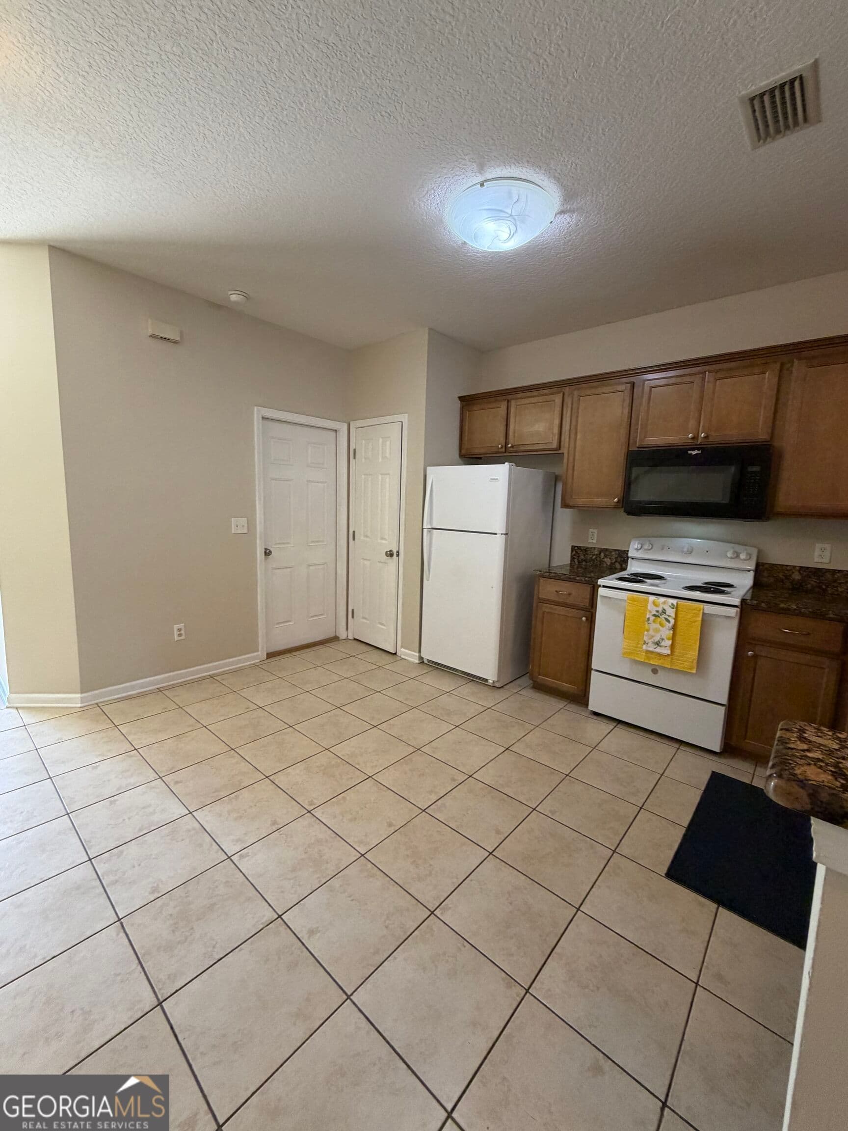2 bedroom, 2.5 bathroom townhouse for rent at 218 Inlet Reach Circle, St. Marys, GA 31558 for $1,500 a month — photo 6