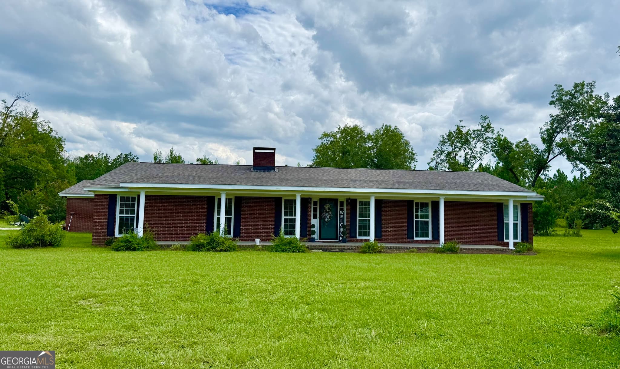3 bedroom, 3 bathroom, 2,889 sq ft single family residence for sale at 201 Burketts Ferry Road, Hazlehurst, GA 31539
