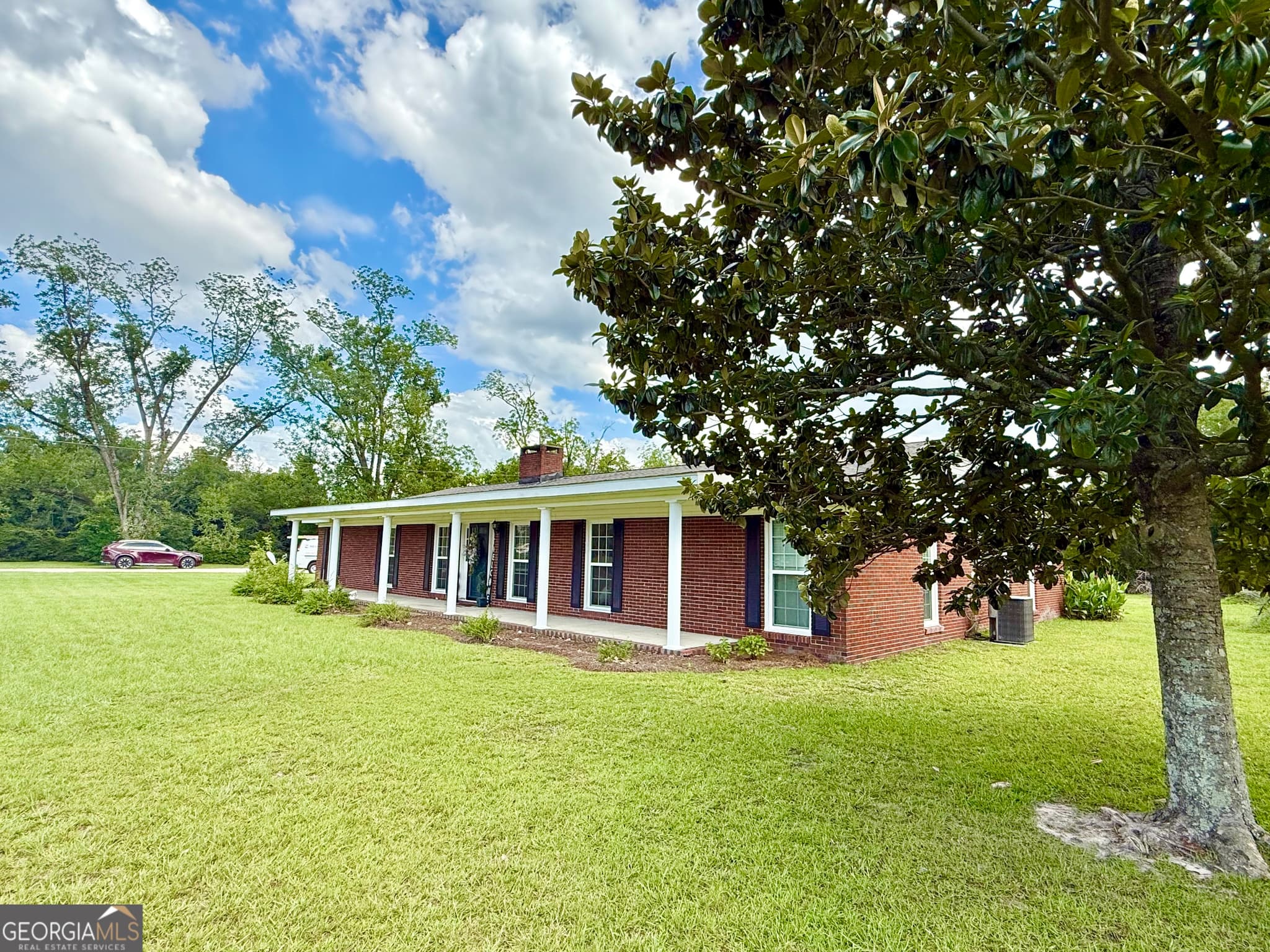 3 bedroom, 3 bathroom, 2,889 sq ft single family residence for sale at 201 Burketts Ferry Road, Hazlehurst, GA 31539 — photo 5
