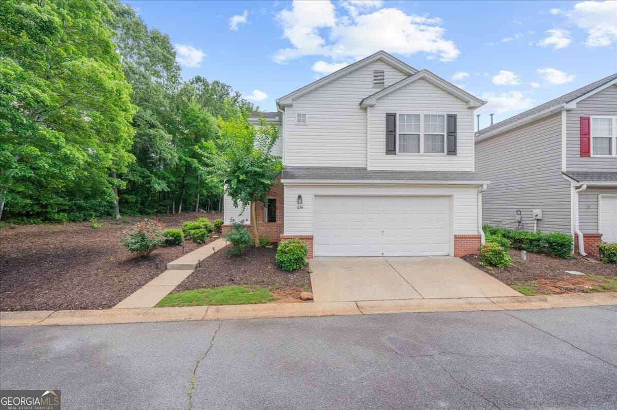 2 bedroom, 2.5 bathroom, 1,271 sq ft single family residence sold at 656 W Oaks Drive, Woodstock, GA 30188