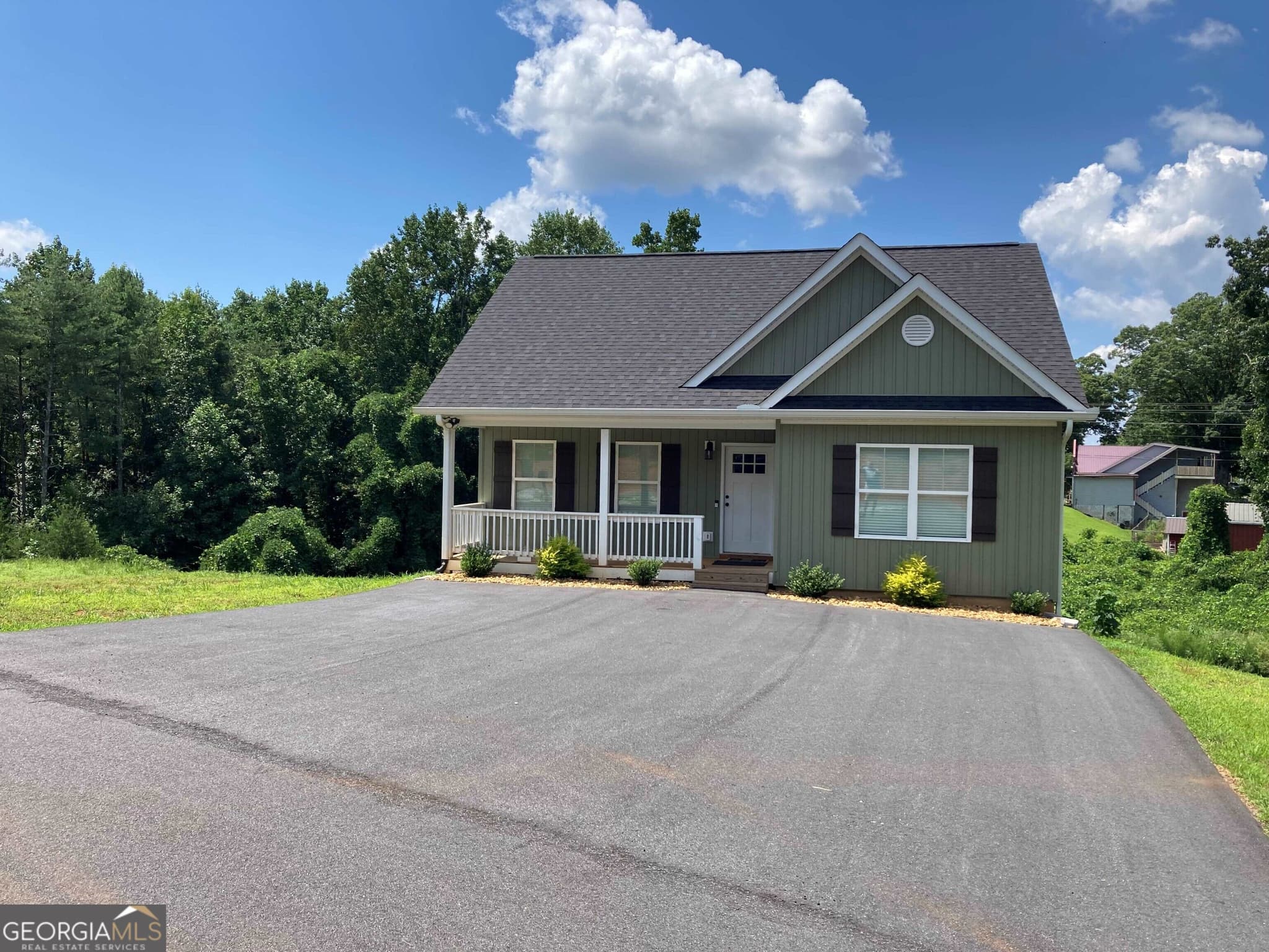 3 bedroom, 2.5 bathroom, 1,529 sq ft single family residence for rent at 44 Great Works Drive, Dahlonega, GA 30533 for $2,300 a month — photo 2