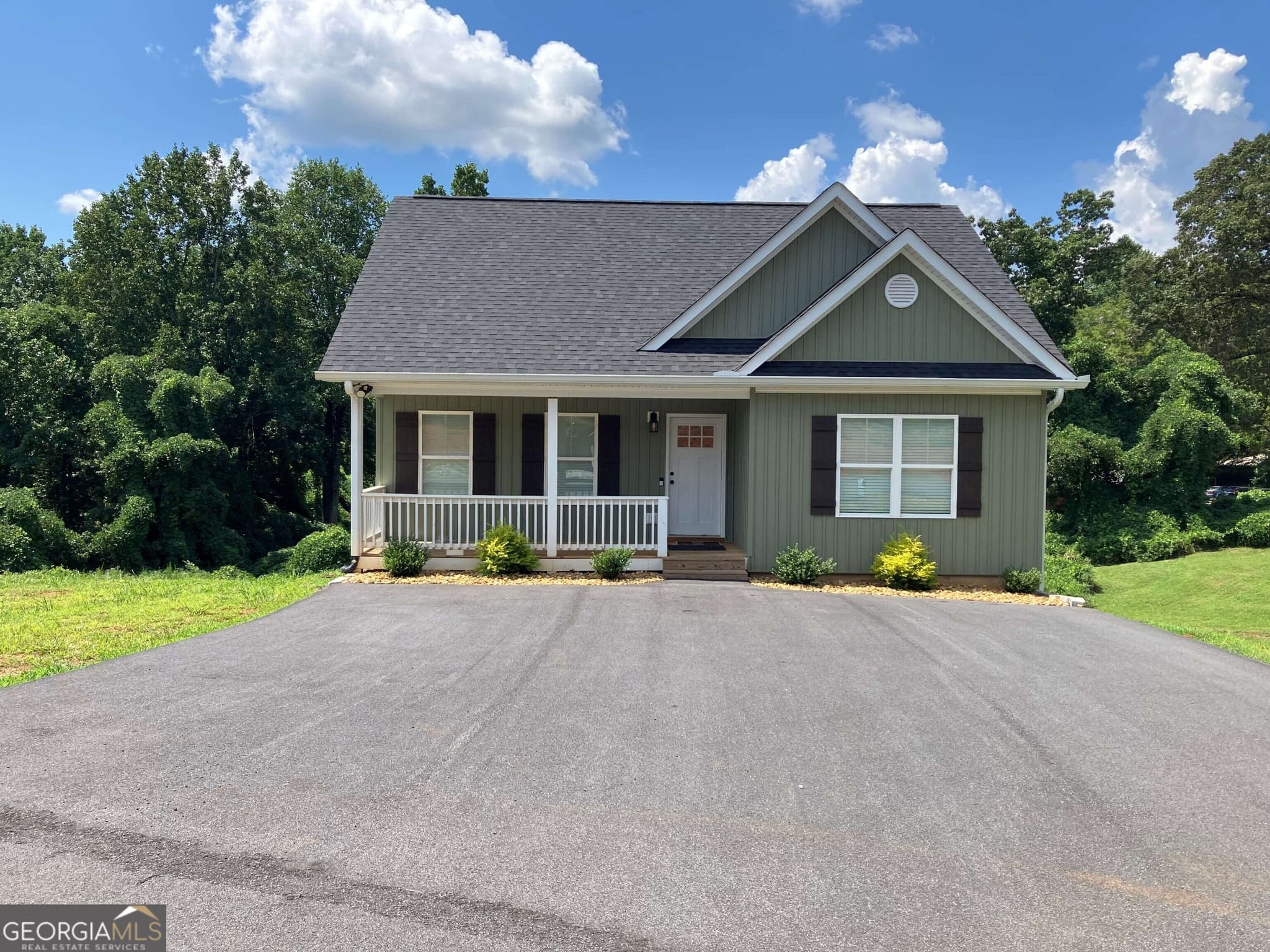3 bedroom, 2.5 bathroom, 1,529 sq ft single family residence for rent at 44 Great Works Drive, Dahlonega, GA 30533 for $2,300 a month — photo 3