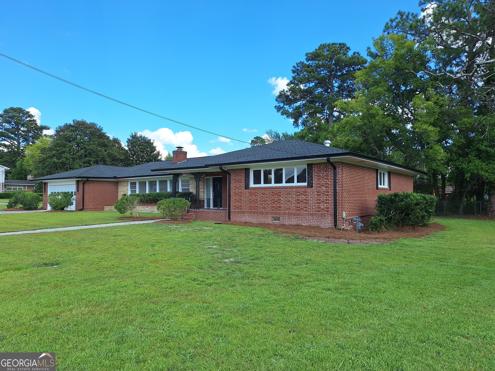 4 bedroom, 2.5 bathroom, 3,004 sq ft single family residence for sale at 3145 Pasadena Drive, Macon, GA 31211 — photo 2