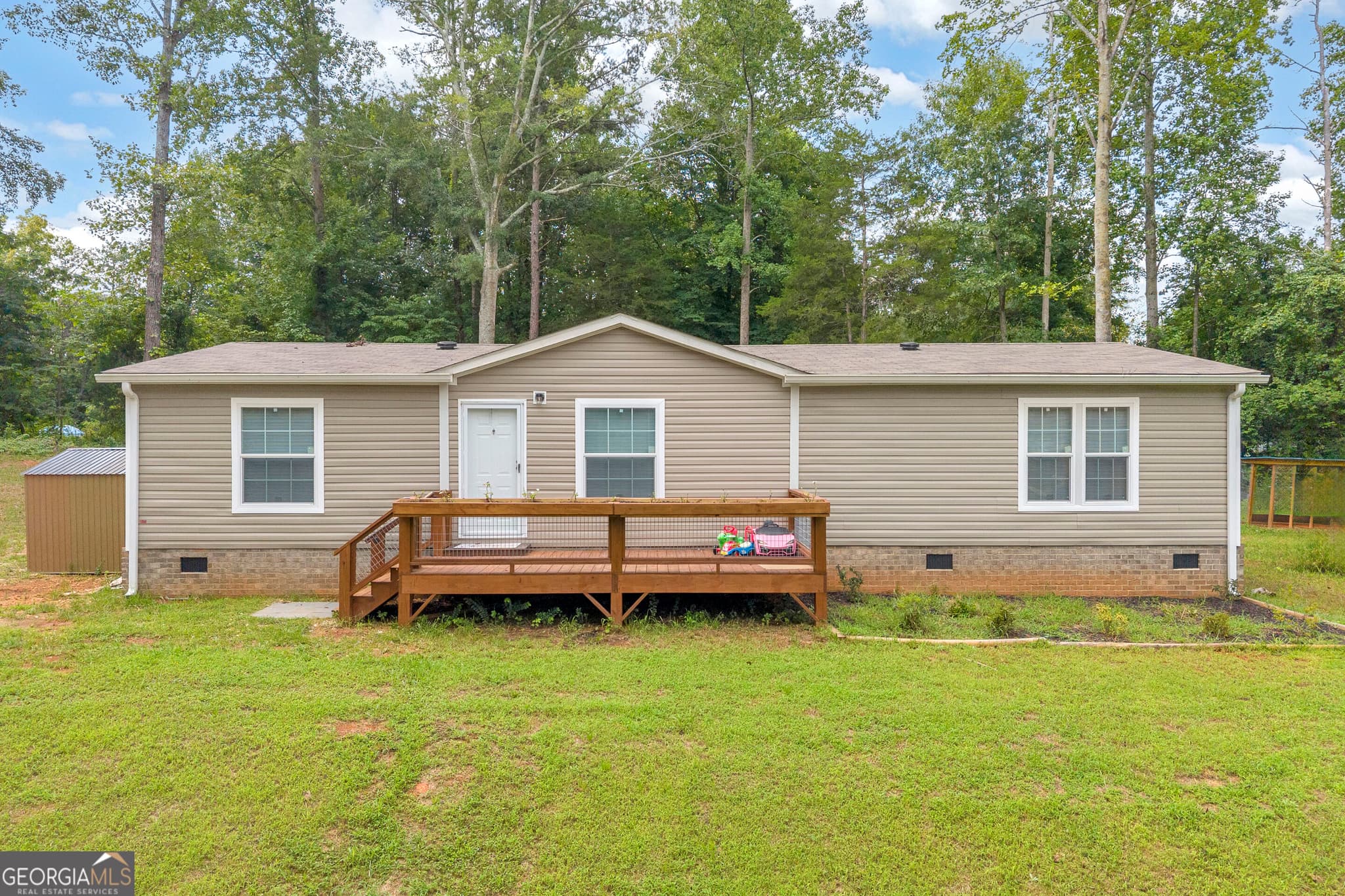 3 bedroom, 2 bathroom, 1,568 sq ft manufactured home,single family residence for sale at 818 N Holcomb Drive, Martin, GA 30557