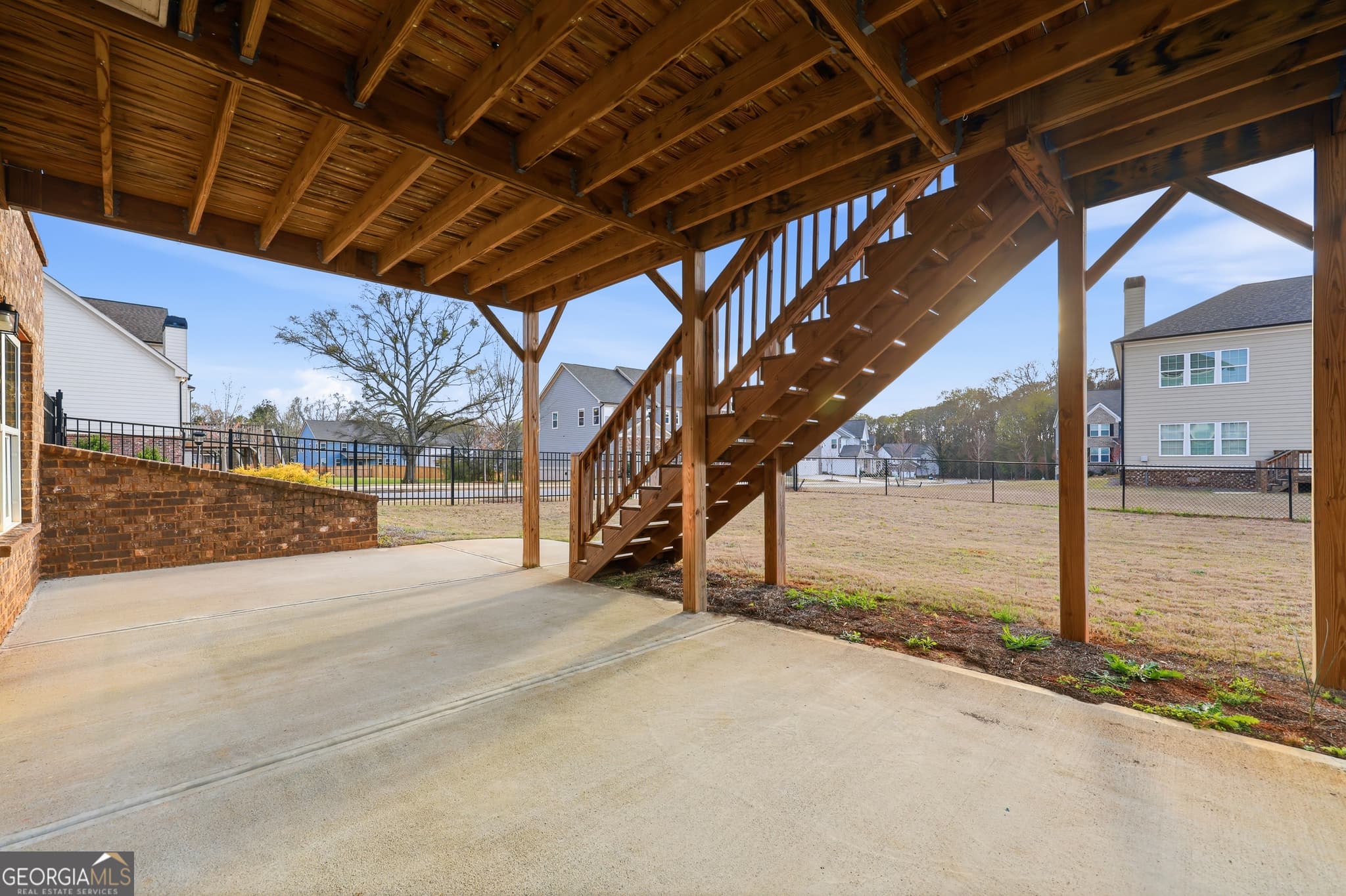 5 bedroom, 3.5 bathroom, 3,696 sq ft single family residence for sale at 1810 Willow Creek Drive, Watkinsville, GA 30677 — photo 9