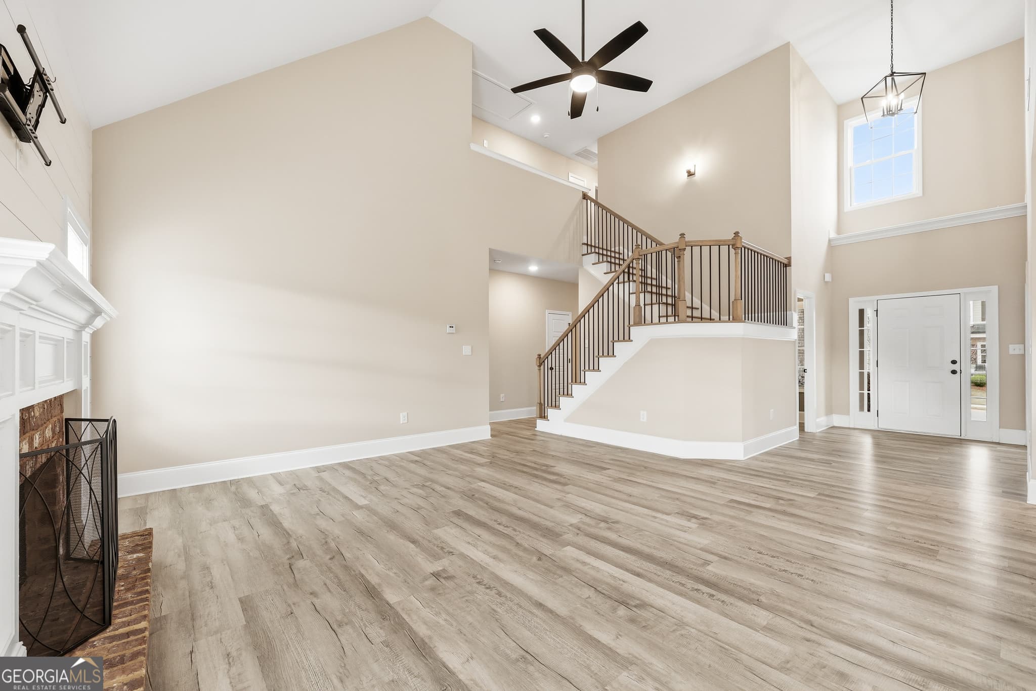 5 bedroom, 3.5 bathroom, 3,696 sq ft single family residence for sale at 1810 Willow Creek Drive, Watkinsville, GA 30677 — photo 4