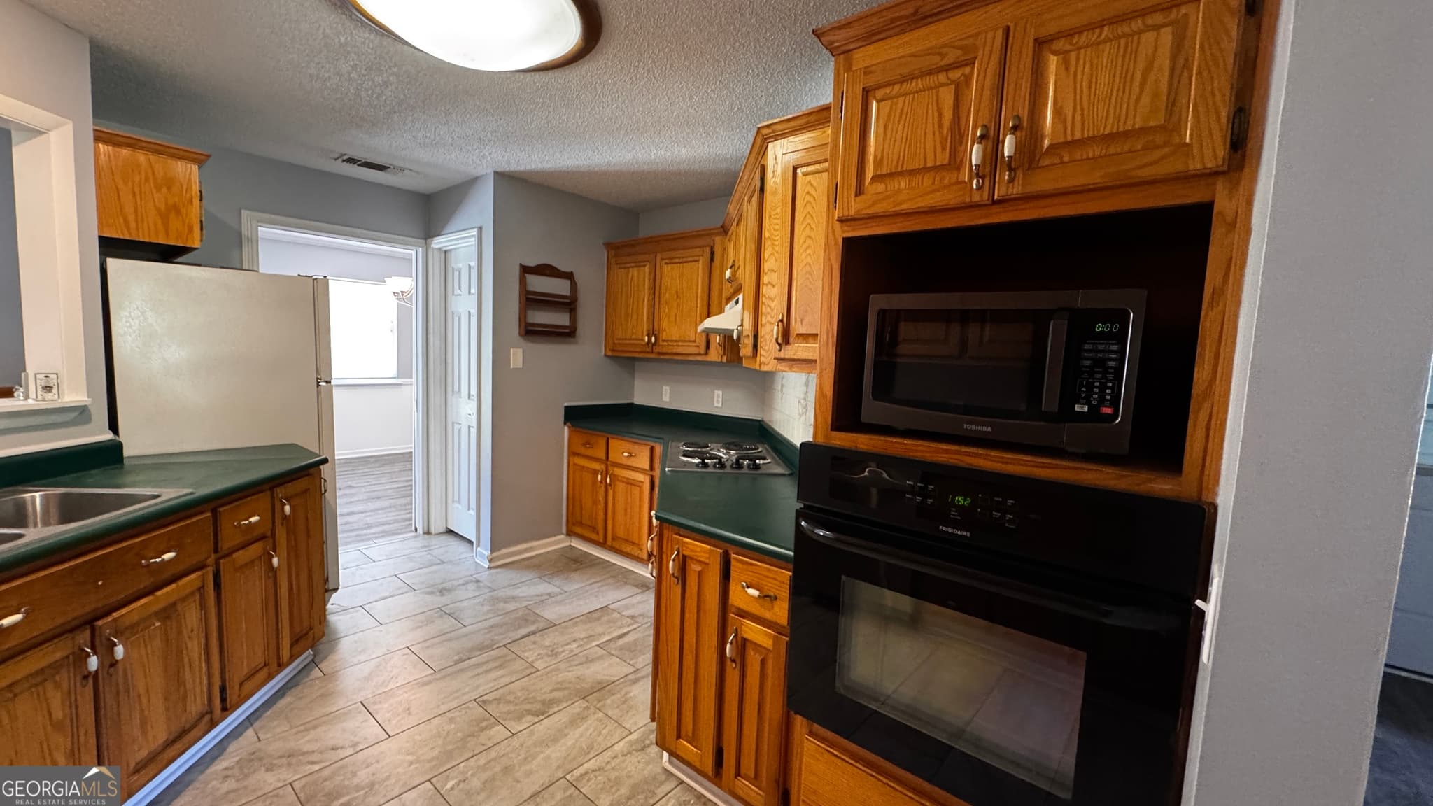 4 bedroom, 2 bathroom, 3,000 sq ft single family residence for sale at 144 Live Oak Lane, Claxton, GA 30417 — photo 3