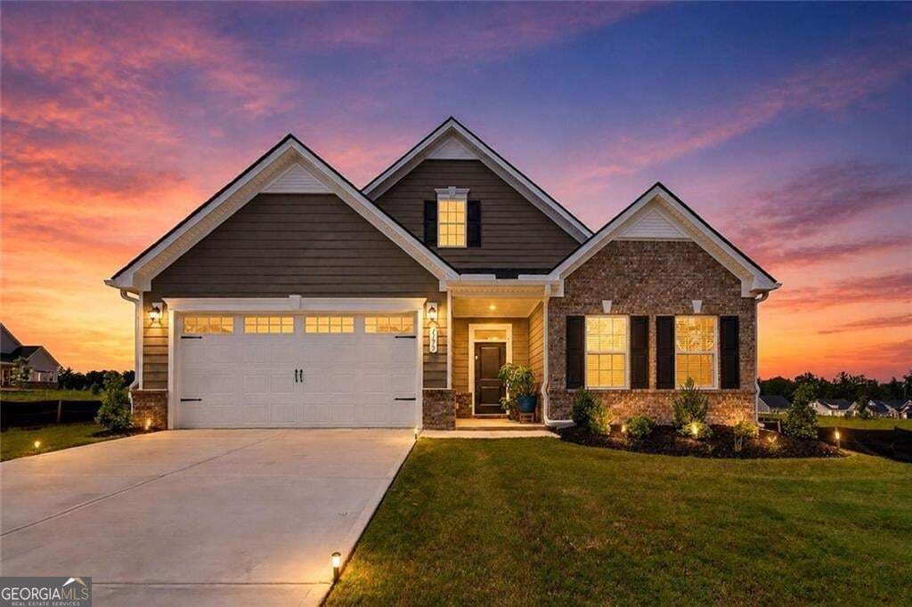 3 bedroom, 2 bathroom, 2,114 sq ft single family residence for sale at 1173 Burlington Court, Mcdonough, GA 30253 — photo 2