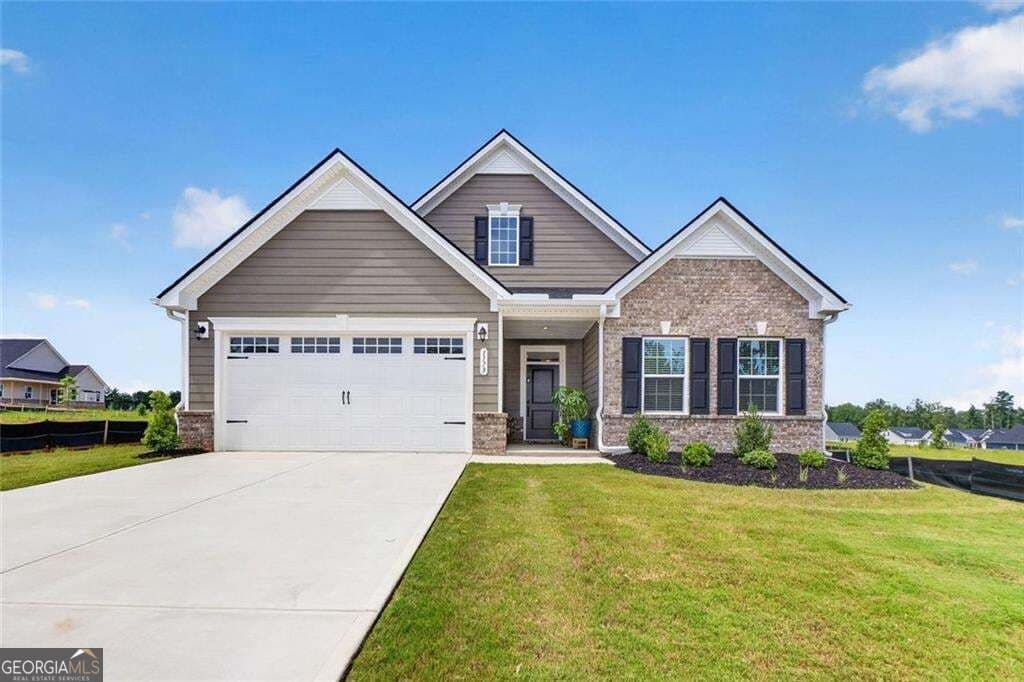 3 bedroom, 2 bathroom, 2,114 sq ft single family residence for sale at 1173 Burlington Court, Mcdonough, GA 30253 — photo 1 of 40