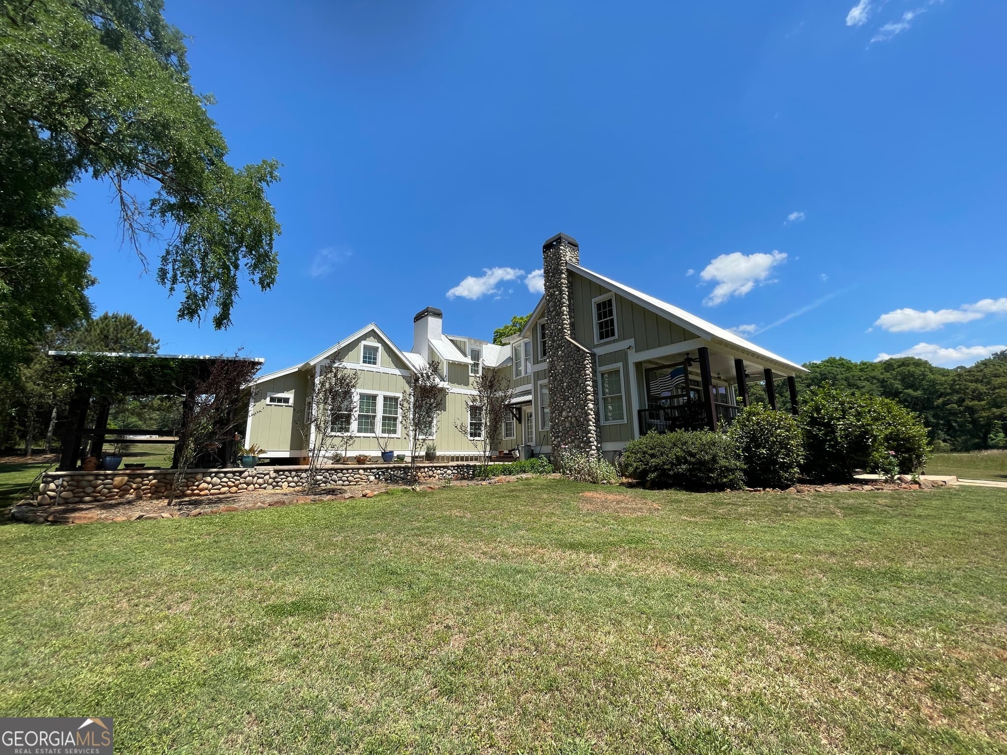 3 bedroom, 2.5 bathroom, 3,041 sq ft single family residence for sale at 156 Lake Oglethorpe Drive, Arnoldsville, GA 30619 — photo 2