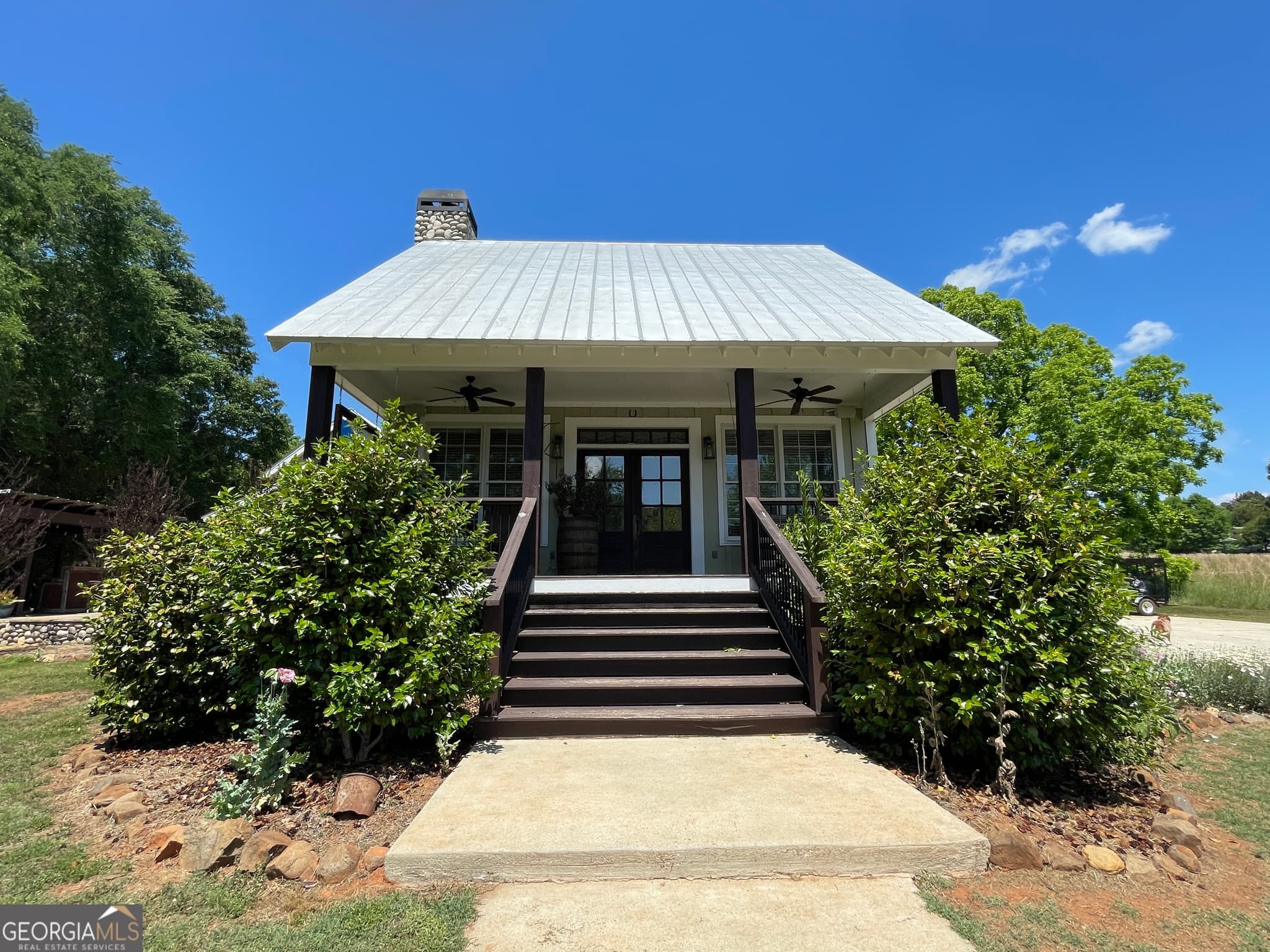 3 bedroom, 2.5 bathroom, 3,041 sq ft single family residence for sale at 156 Lake Oglethorpe Drive, Arnoldsville, GA 30619 — photo 3