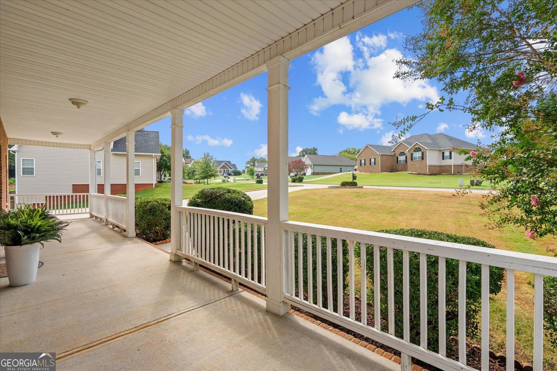 4 bedroom, 3.5 bathroom, 3,200 sq ft single family residence for sale at 120 Camilla Drive, Carrollton, GA 30116 — photo 7