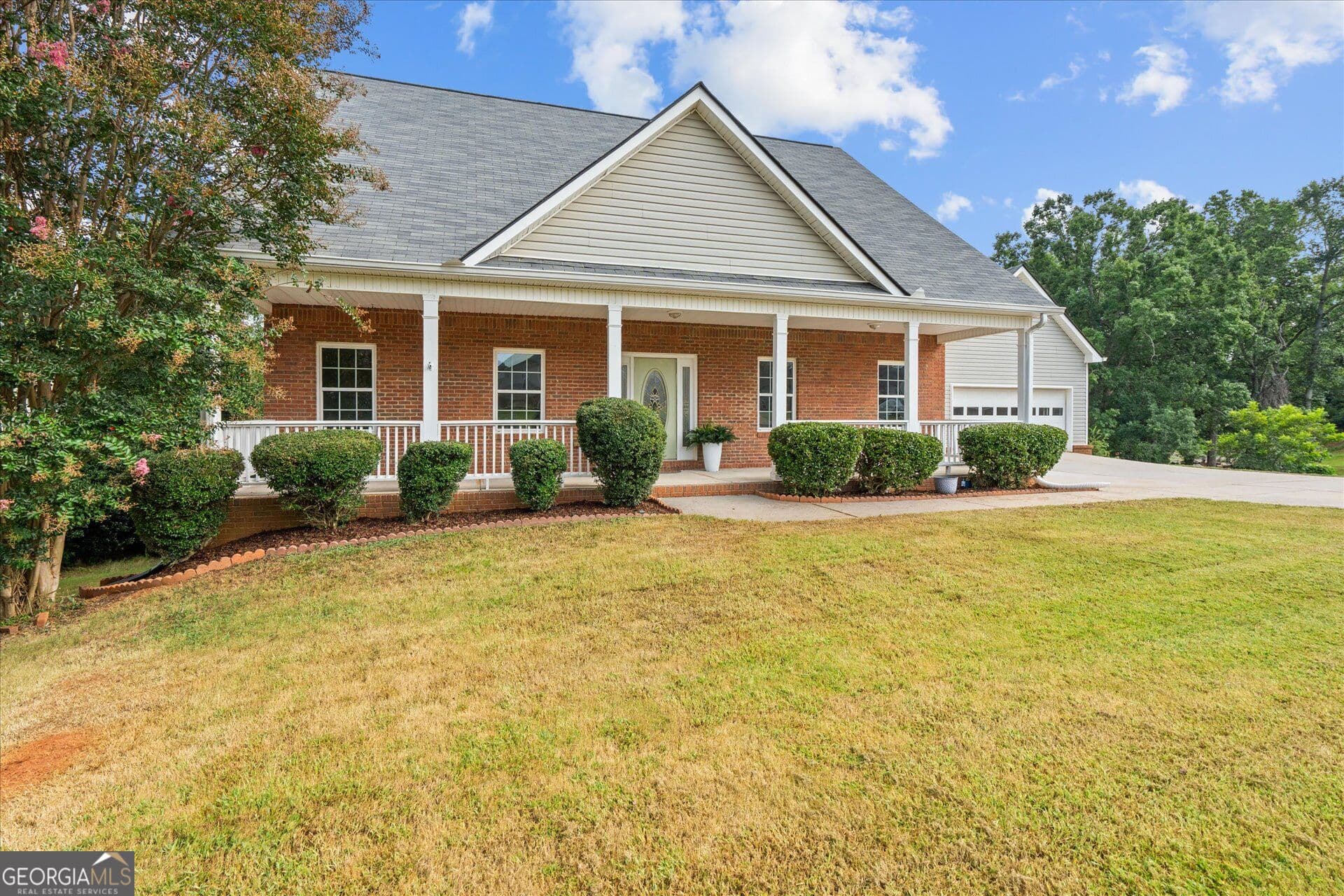 4 bedroom, 3.5 bathroom, 3,200 sq ft single family residence for sale at 120 Camilla Drive, Carrollton, GA 30116 — photo 4