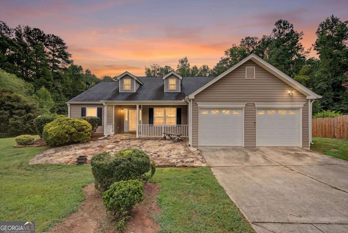 3 bedroom, 2 bathroom, 2,507 sq ft single family residence for sale at 291 Bridgestone Lane, Douglasville, GA 30134 — photo 1 of 56