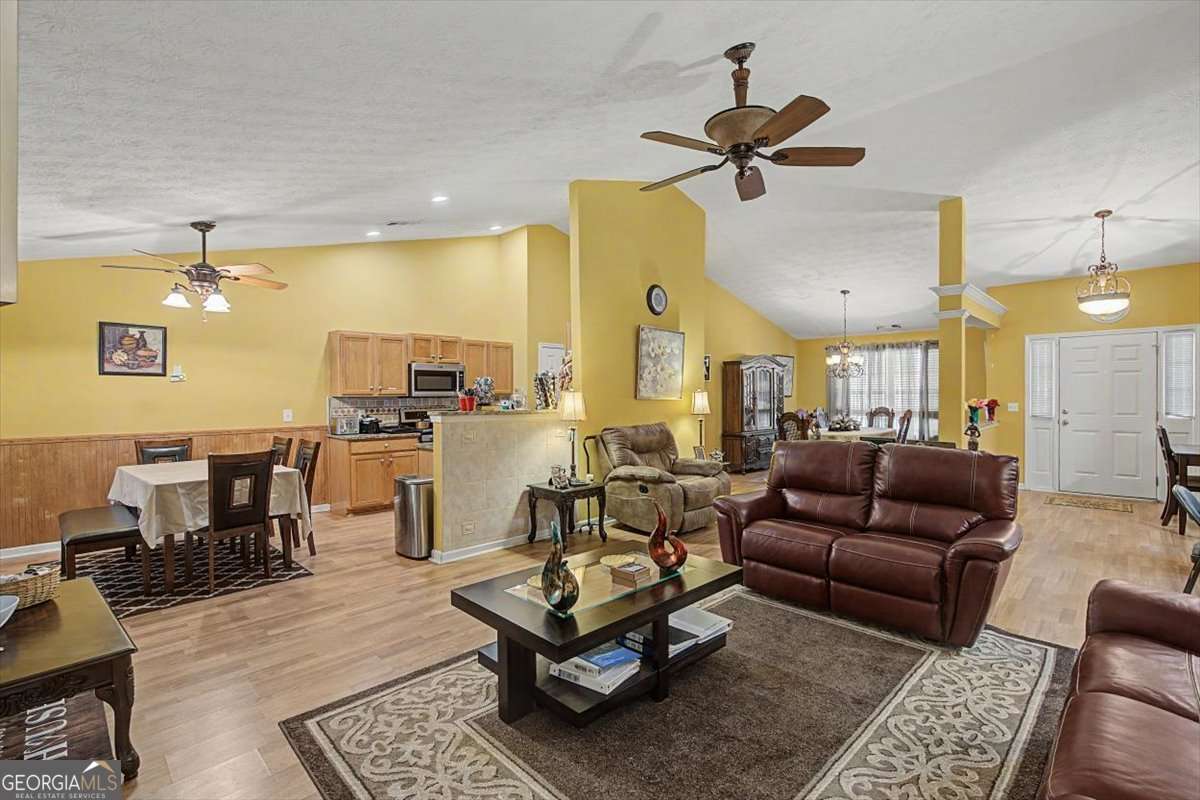 3 bedroom, 2 bathroom, 2,507 sq ft single family residence for sale at 291 Bridgestone Lane, Douglasville, GA 30134 — photo 9