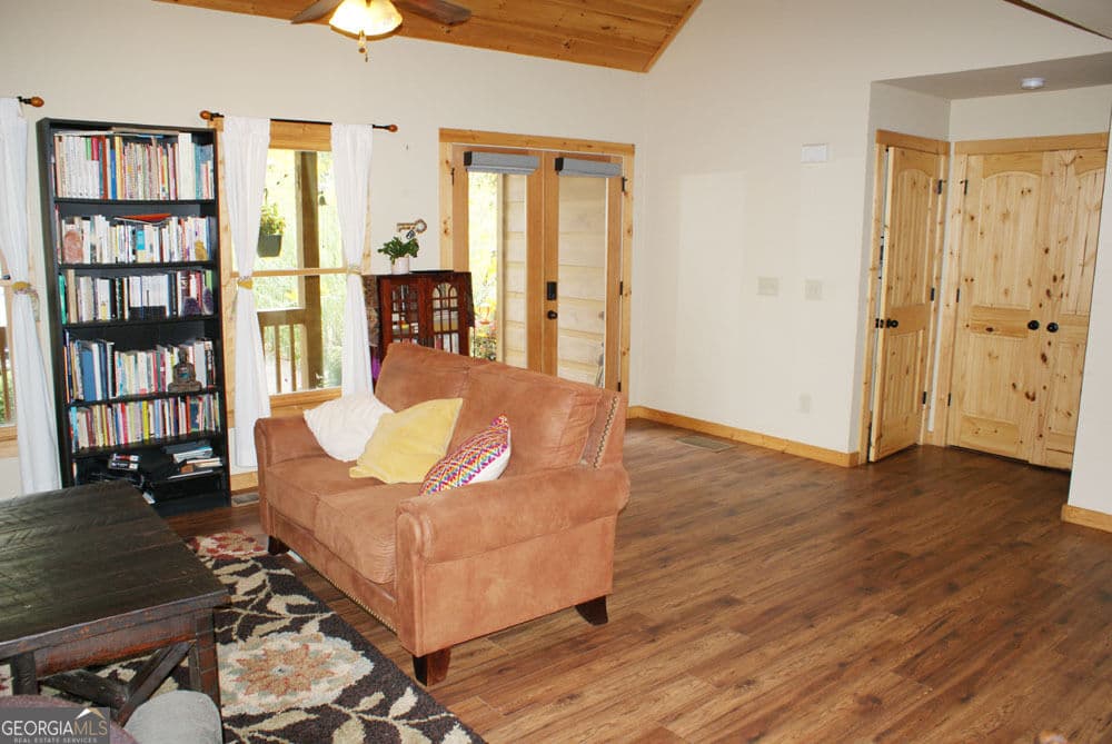 2 bedroom, 2.5 bathroom, 1,565 sq ft cabin,single family residence for sale at 34 Matthew Court, Dahlonega, GA 30533 — photo 6